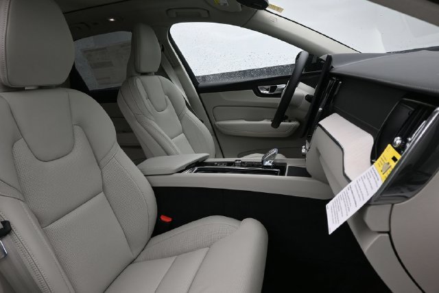 New 2027 Volvo XC60 B5 Ultra AWD/4WD image 35
