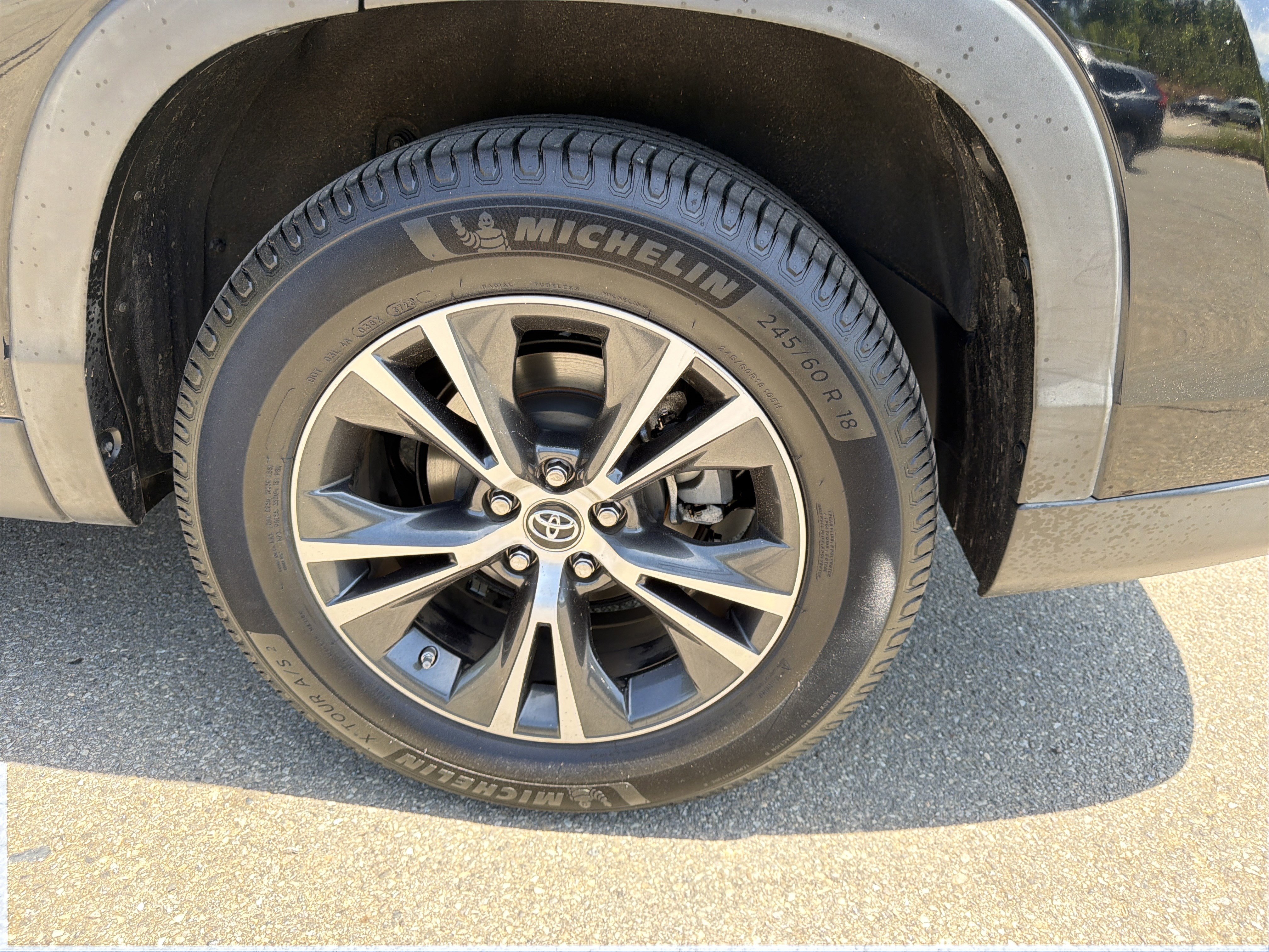 Used 2019 Toyota Highlander LE FWD image 19