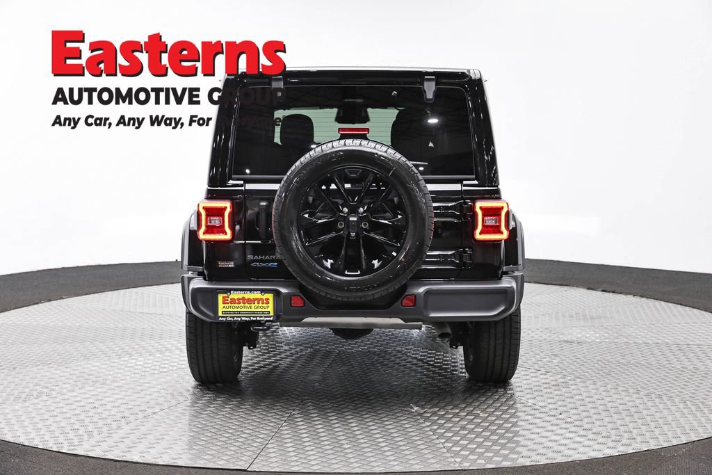 Used 2025 Jeep Wrangler Unlimited Sahara AWD/4WD image 6