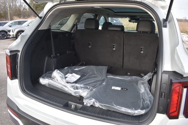 New 2026 Kia Sorento S w/ S Panoramic Sunroof Package FWD image 17