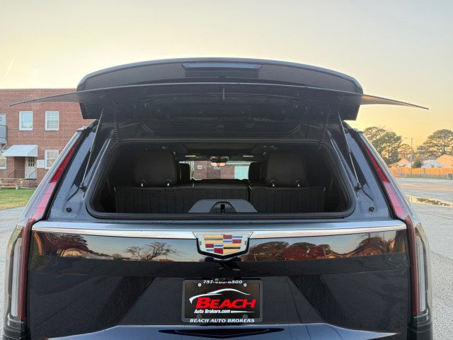 Used 2021 Cadillac Escalade Premium Luxury w/ Driver Assist Tech Package image 17