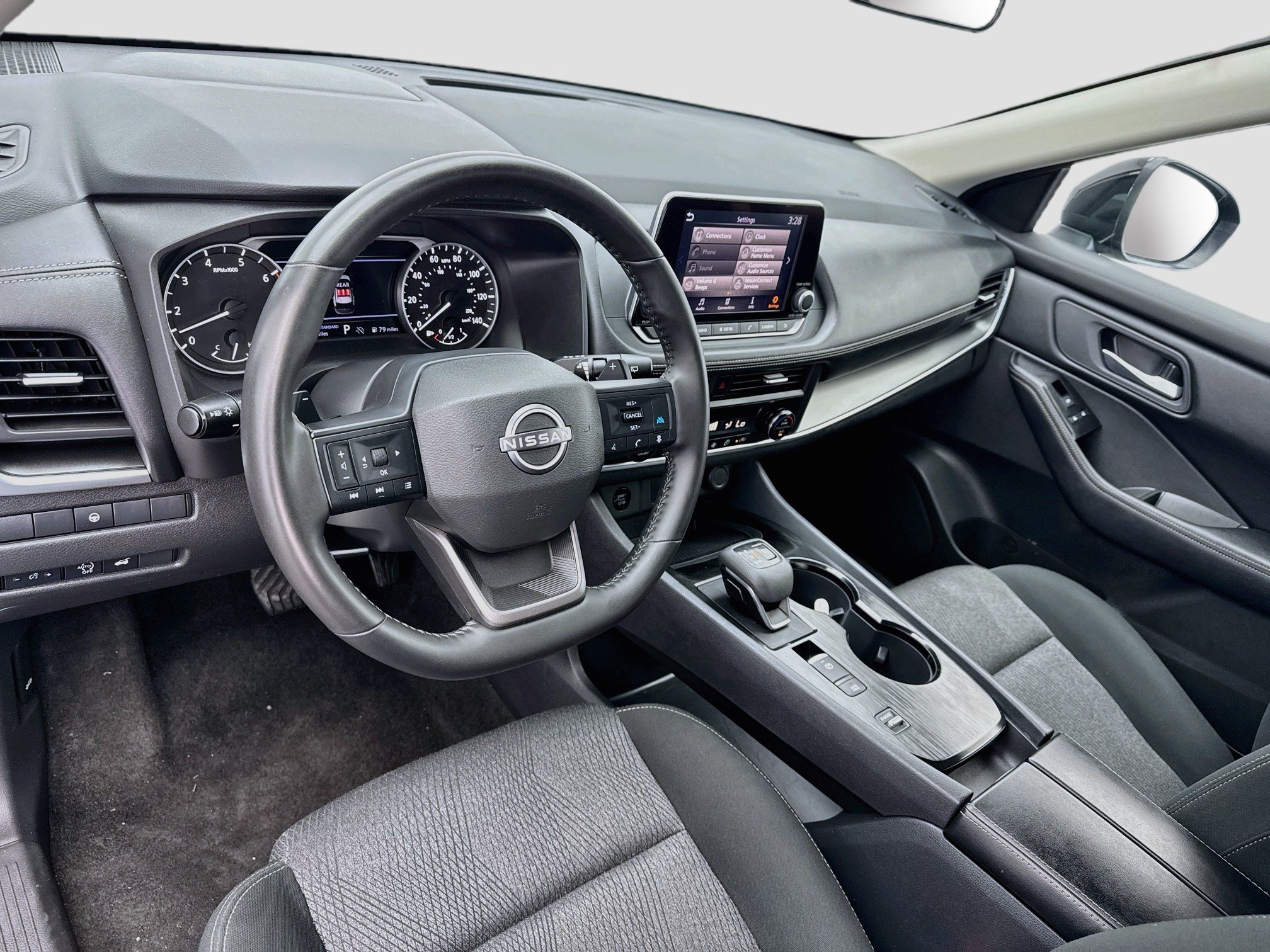 Used 2025 Nissan Rogue SV FWD image 7