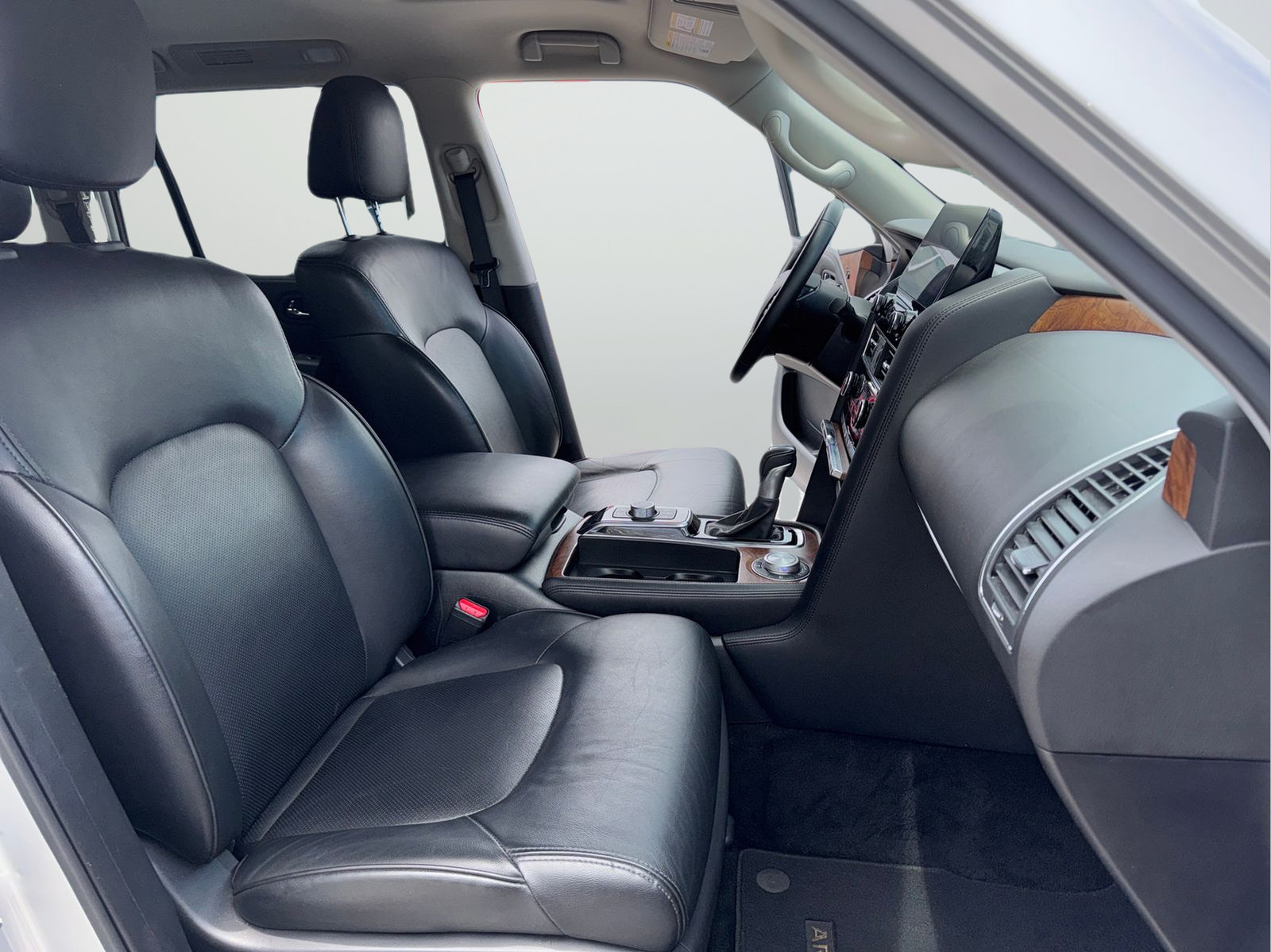 Used 2024 Nissan Armada SL w/ Captain's Chairs Package AWD/4WD image 41