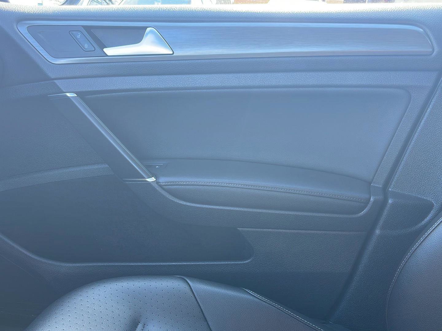 Used 2021 Volkswagen Golf 4-Door image 35