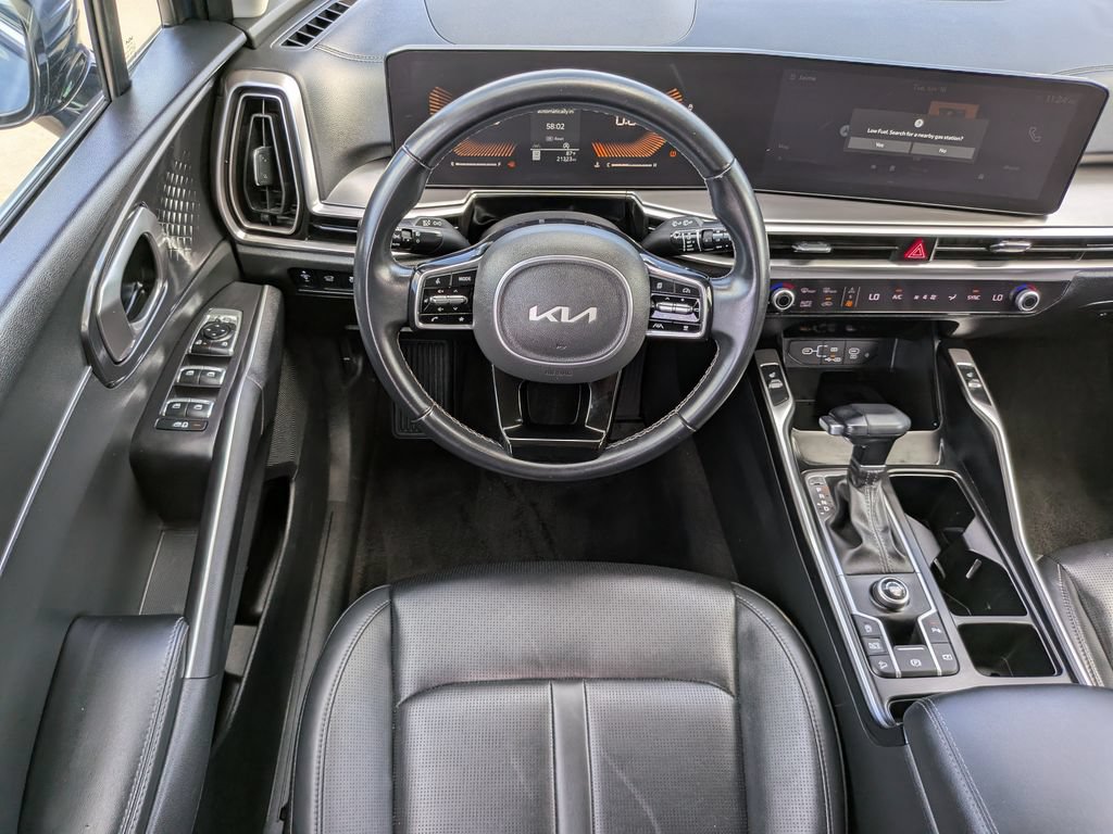 Certified 2025 Kia Sorento EX w/ Panoramic Sunroof Package FWD image 16