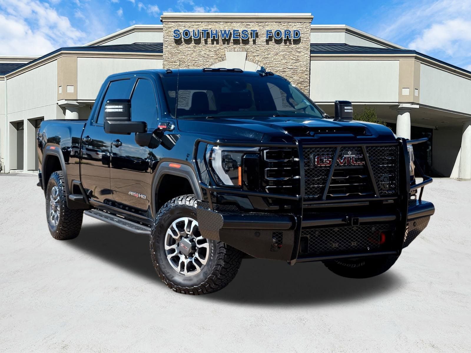 Used 2024 GMC Sierra 2500 AT4 w/ Max Trailering Package