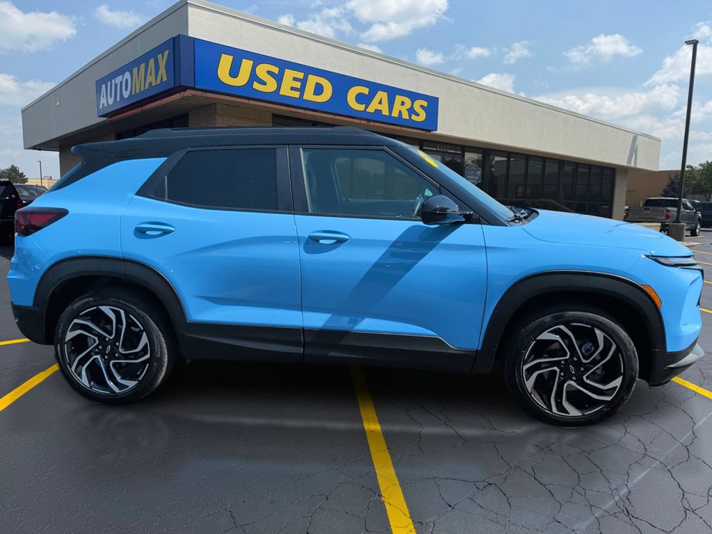 Used 2024 Chevrolet TrailBlazer RS w/ Convenience Package AWD/4WD image 2