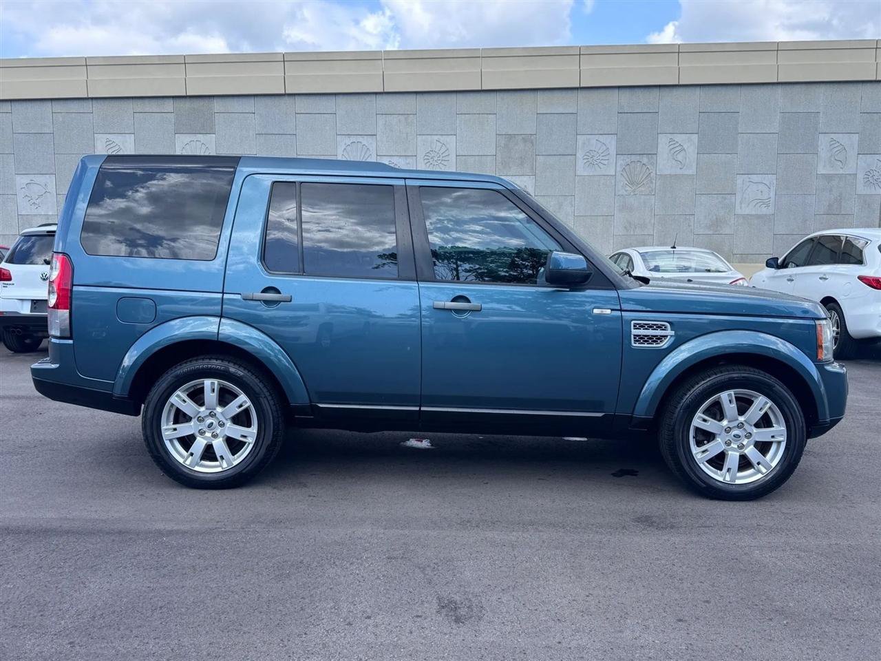 Used 2012 Land Rover LR4 AWD/4WD image 6
