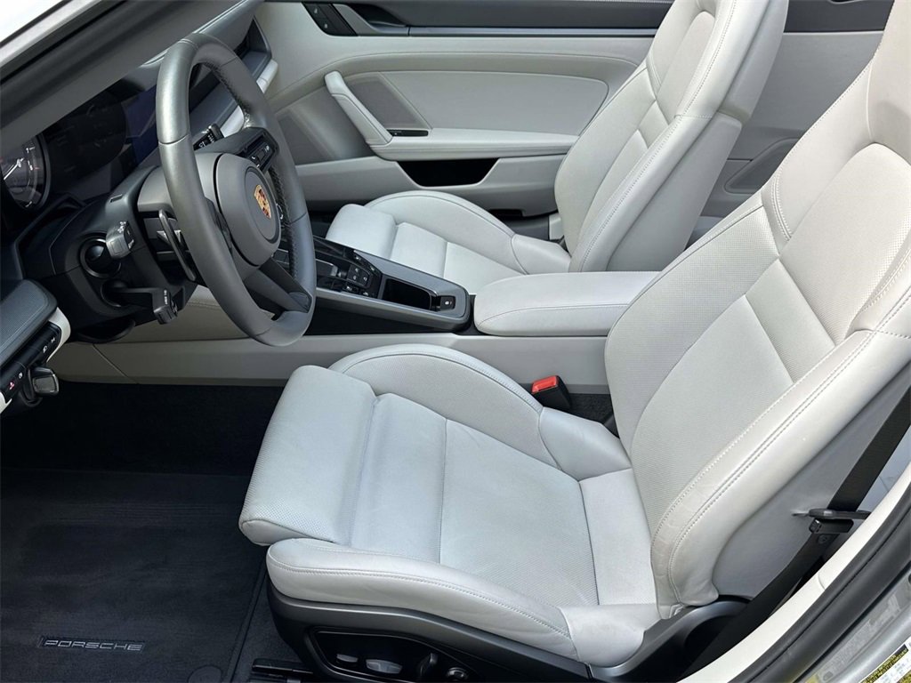 Used 2024 Porsche 911 Carrera image 15