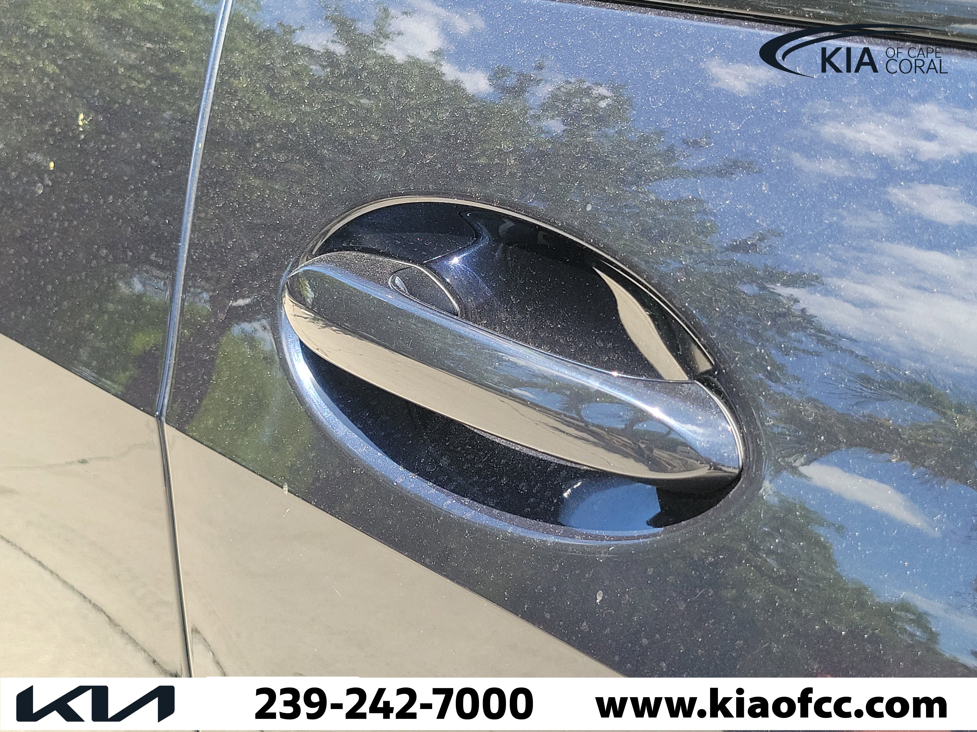 Used 2024 BMW X7 xDrive40i w/ M Sport Package image 5