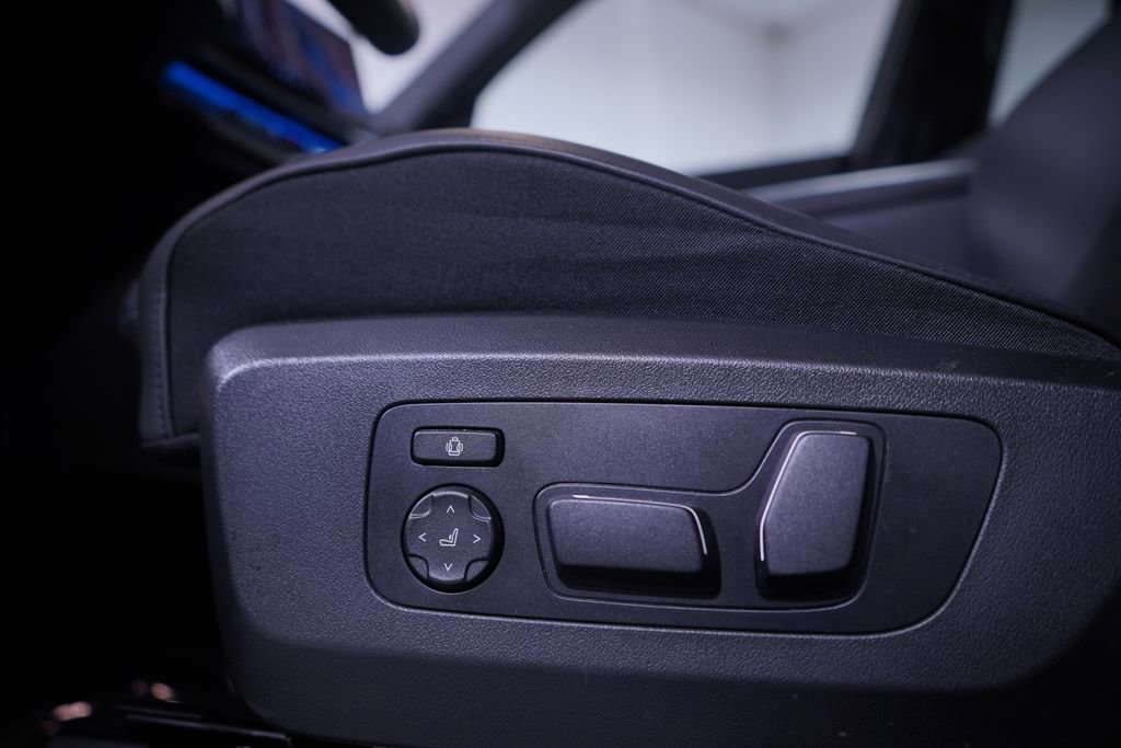 Used 2025 BMW X3 xDrive30i w/ M Sport Package image 17