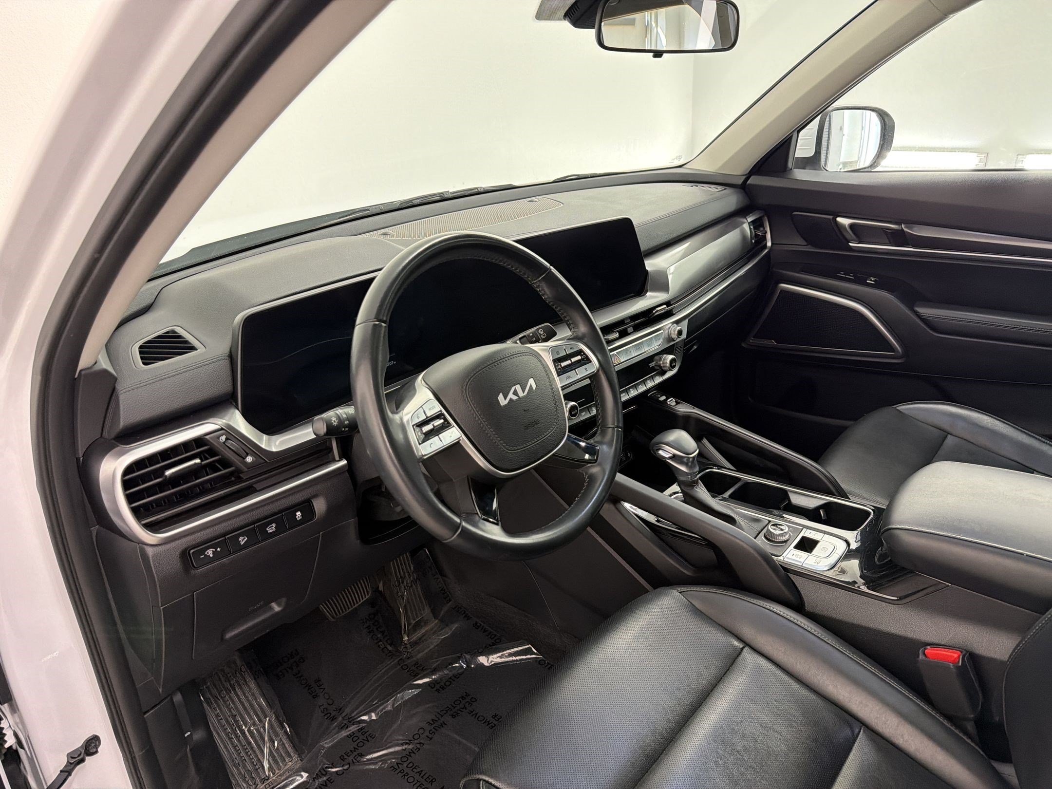 Used 2025 Kia Telluride S AWD/4WD image 4