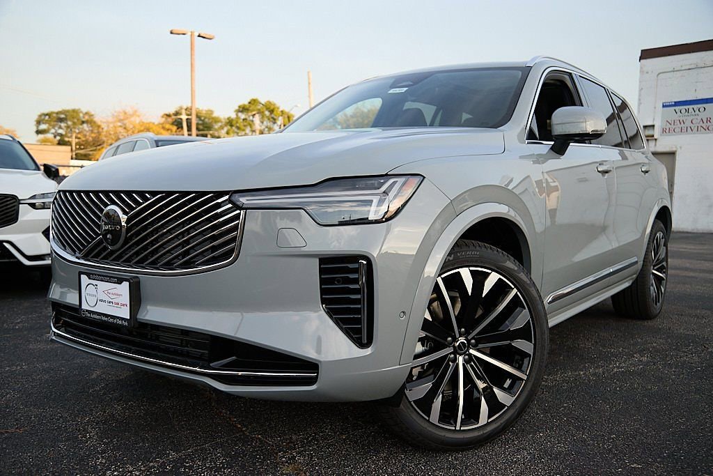 New 2026 Volvo XC90 B6 Plus w/ Protection Package Premier image 2