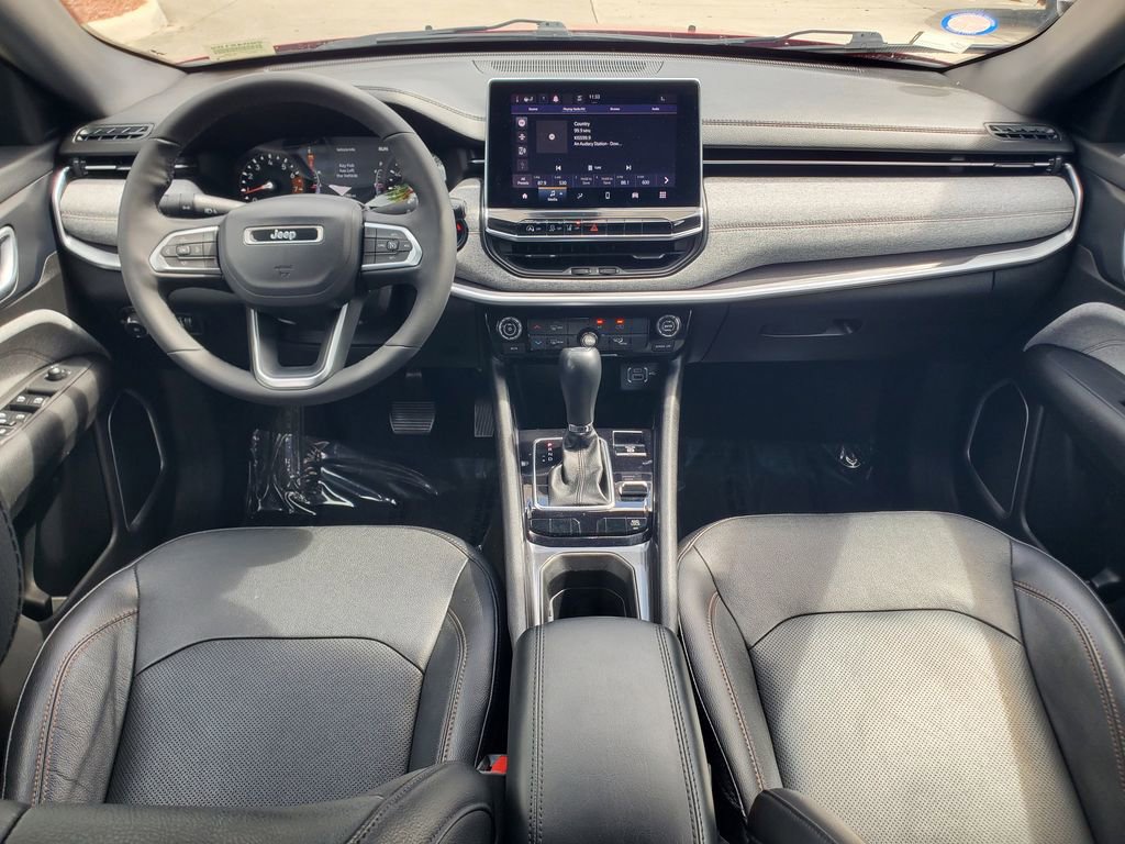 Used 2023 Jeep Compass Latitude image 9