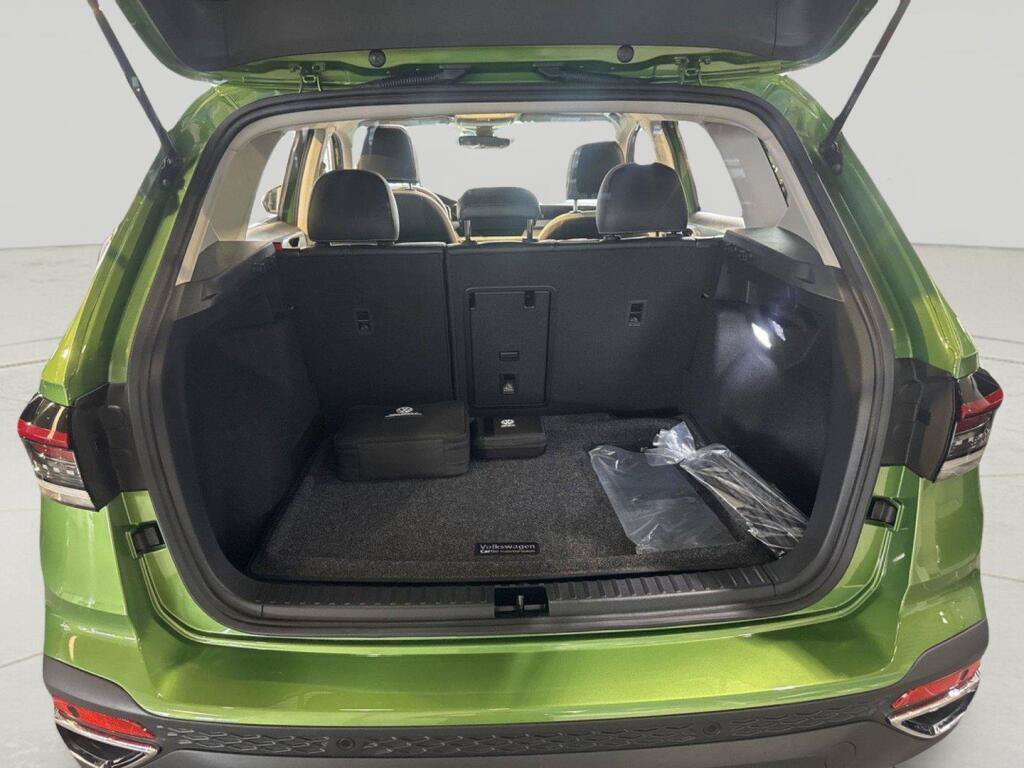 New 2026 Volkswagen Taos SE AWD/4WD image 9