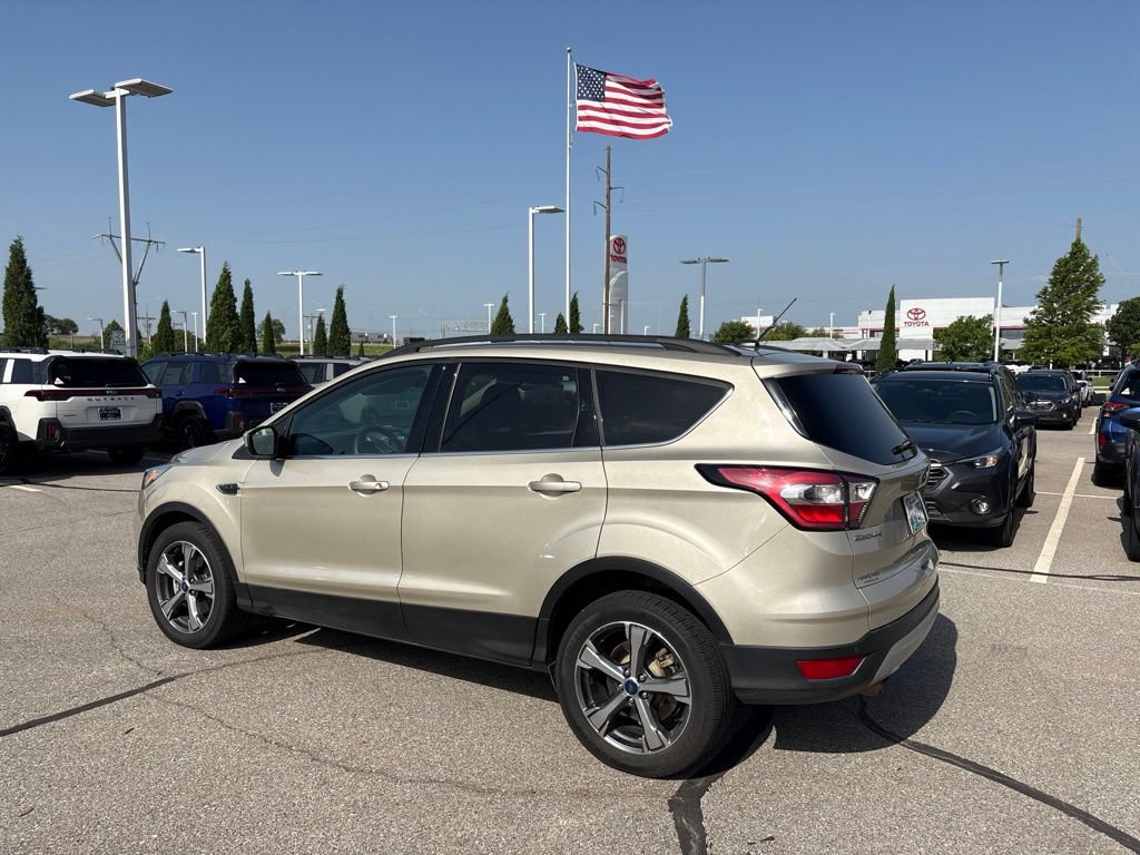 Used 2017 Ford Escape SE w/ Equipment Group 201A AWD/4WD image 5