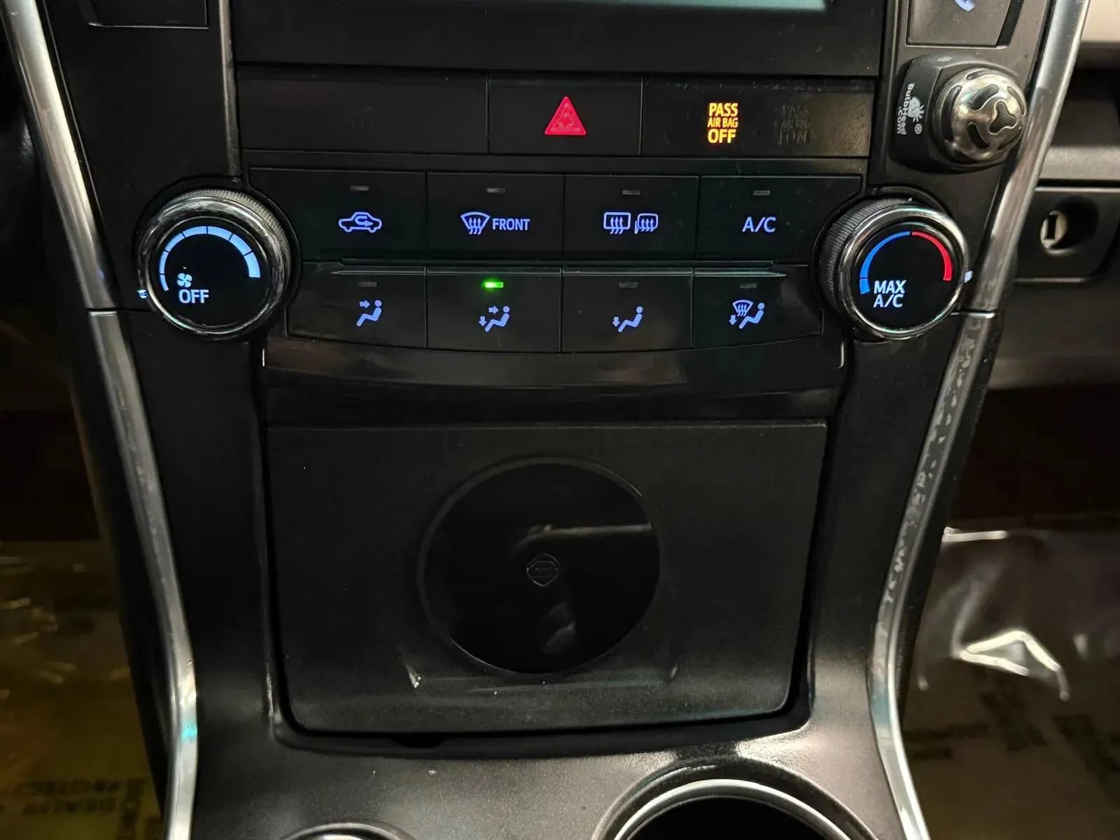 Used 2017 Toyota Camry SE FWD image 30