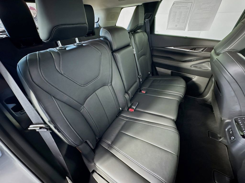 Certified 2025 INFINITI QX60 Sensory image 29