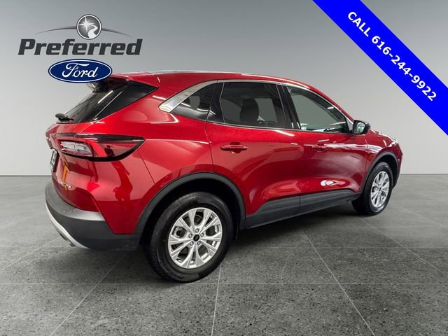 Used 2023 Ford Escape Active image 3