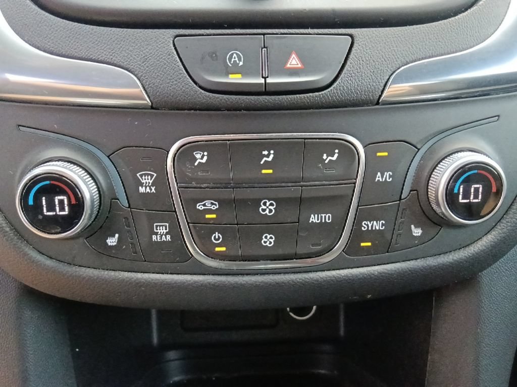 Used 2022 Chevrolet Equinox LT FWD image 24