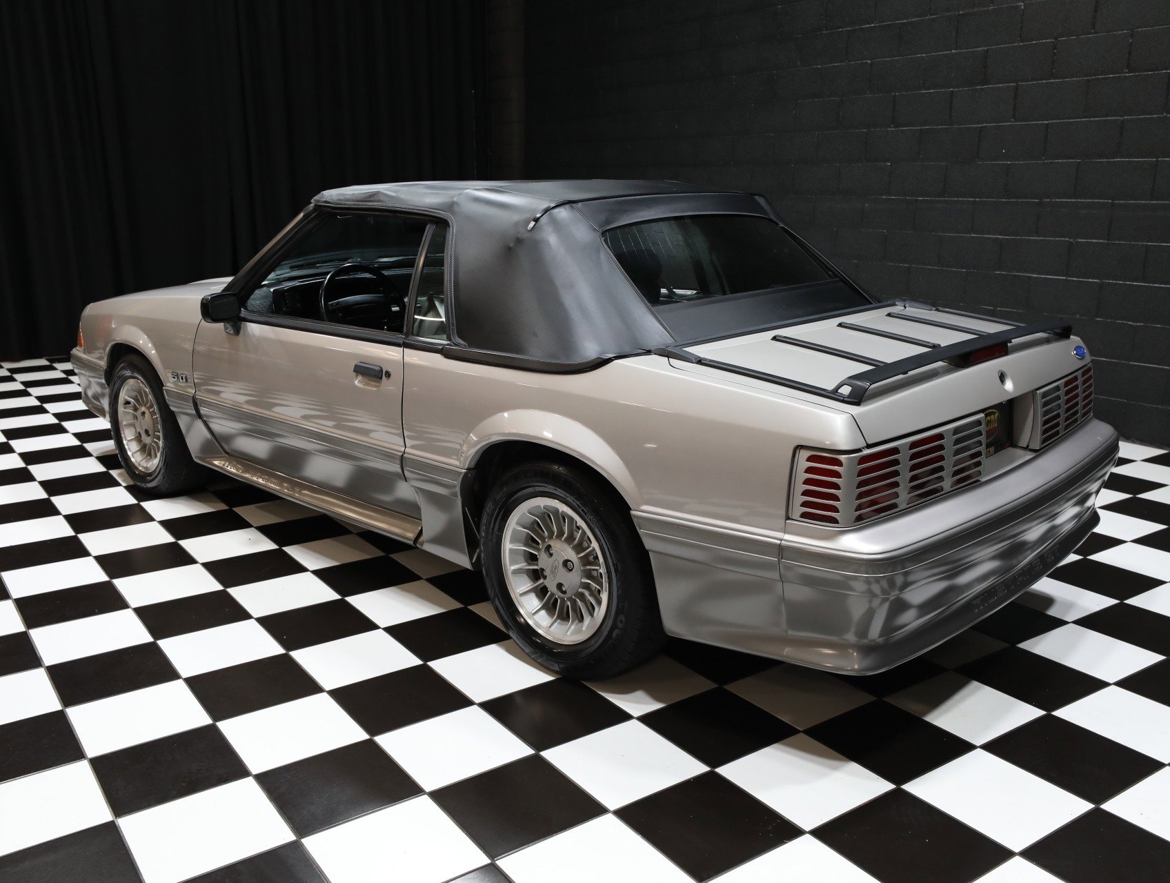 Used 1990 Ford Mustang GT image 8