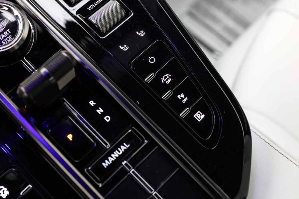 New 2025 Aston Martin V8 Vantage Coupe image 23