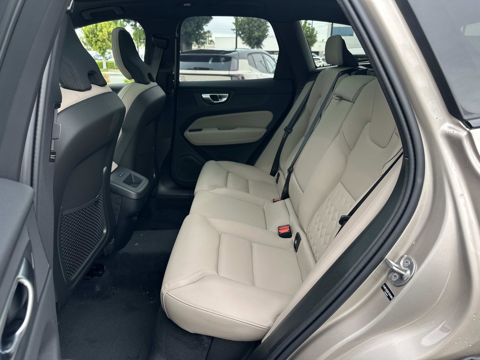 New 2026 Volvo XC60 B5 Plus w/ Protection Package Premier AWD/4WD image 17