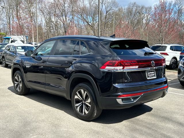 Certified 2025 Volkswagen Atlas Cross Sport SE image 2