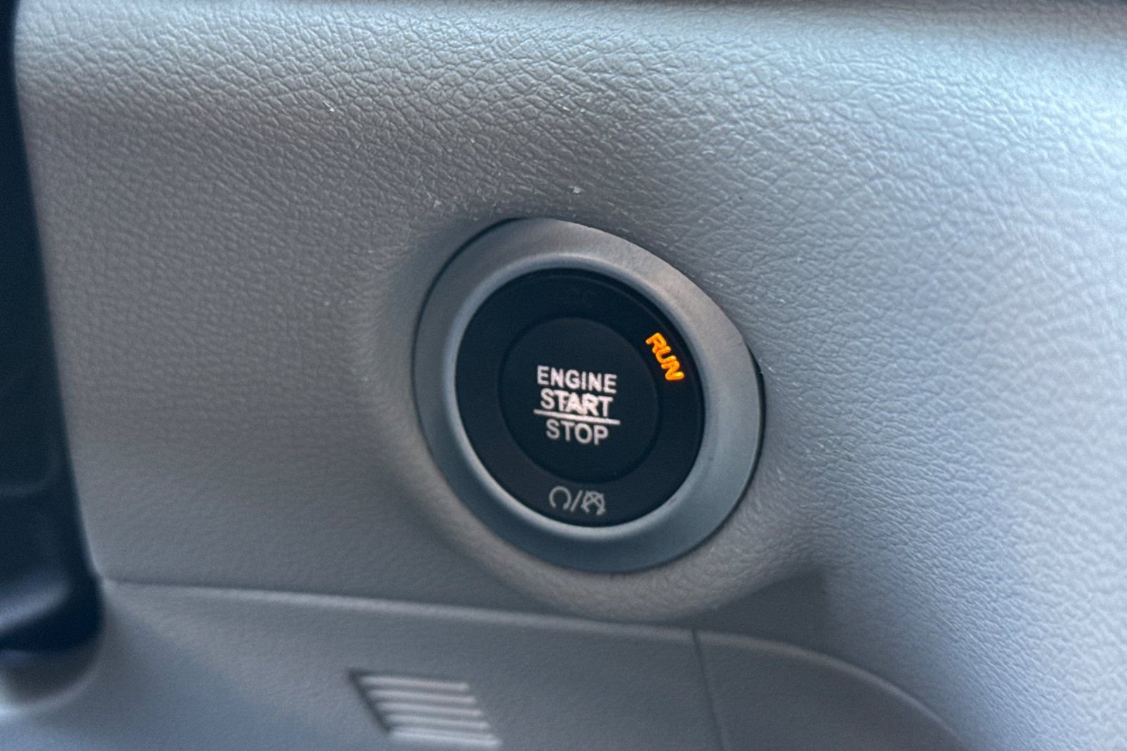 Used 2022 Chrysler Pacifica Touring-L image 32