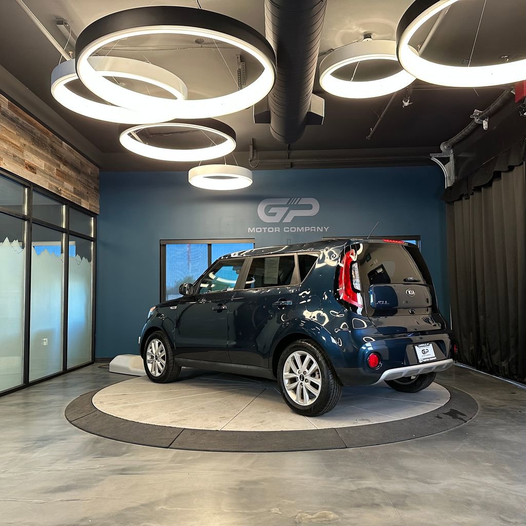 Used 2017 Kia Soul + FWD image 5