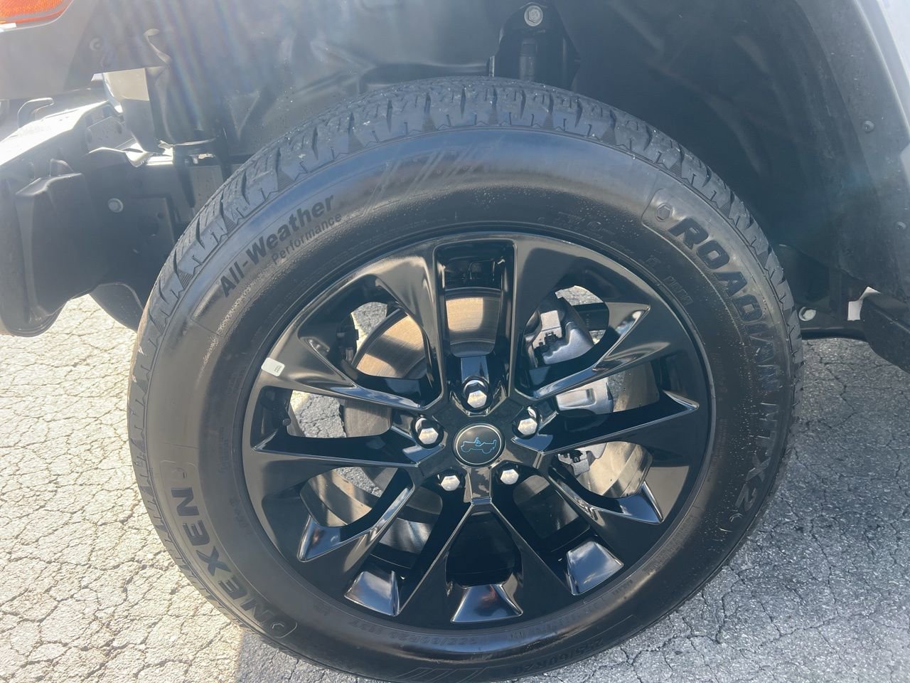 Used 2025 Jeep Wrangler Sahara 4xe image 11