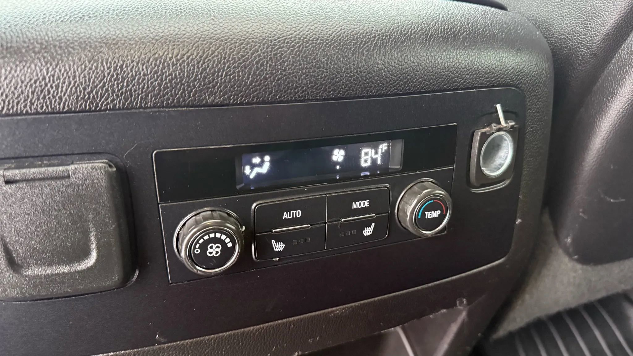 Used 2015 Chevrolet Suburban LTZ image 25