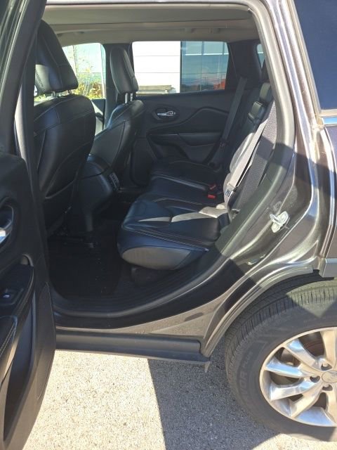 Used 2016 Jeep Cherokee Limited image 15