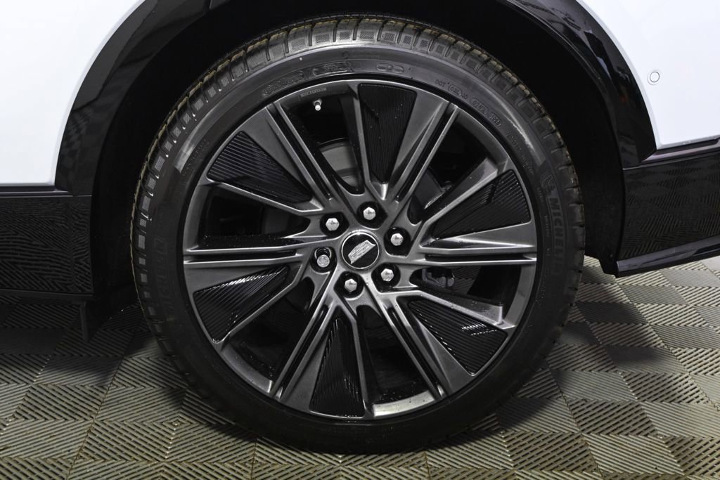 New 2026 Cadillac Lyriq Signature Sport w/ LPO, Floor Liner Package image 20