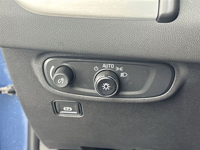 Certified 2024 GMC Terrain SLE w/ Driver Convenience Package FWD image 17