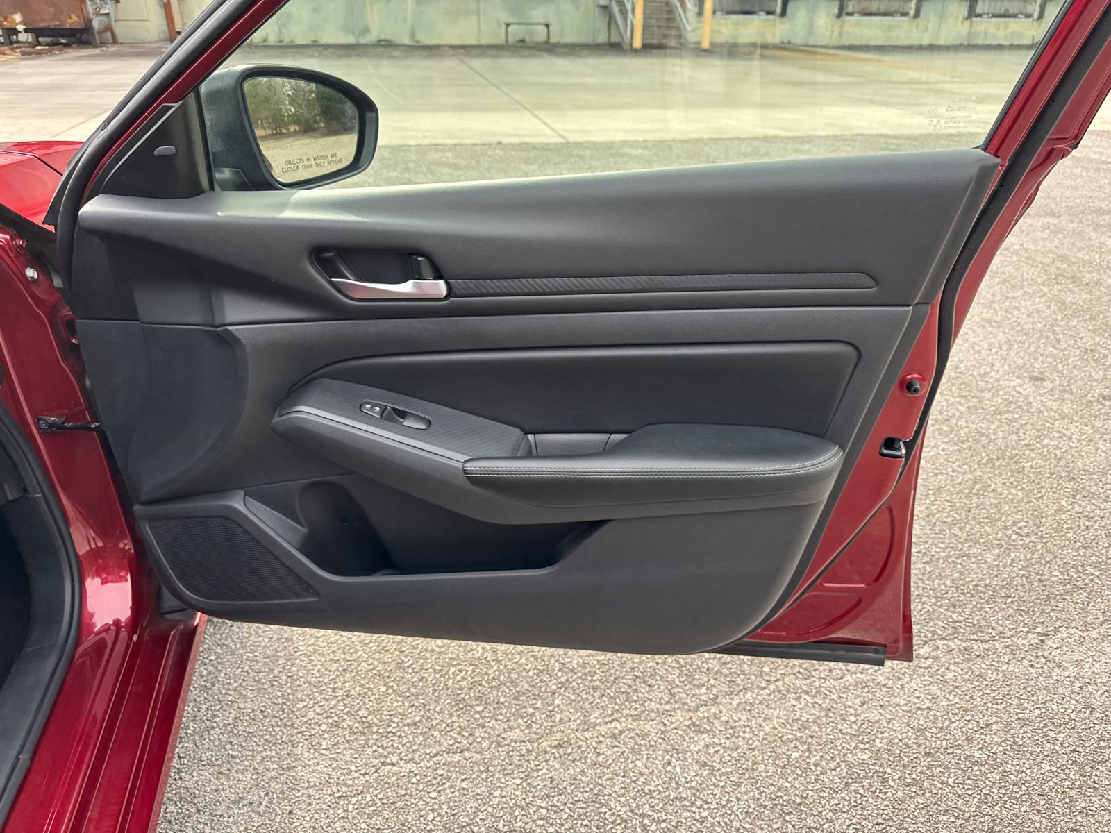 Used 2024 Nissan Altima 2.5 SV image 14