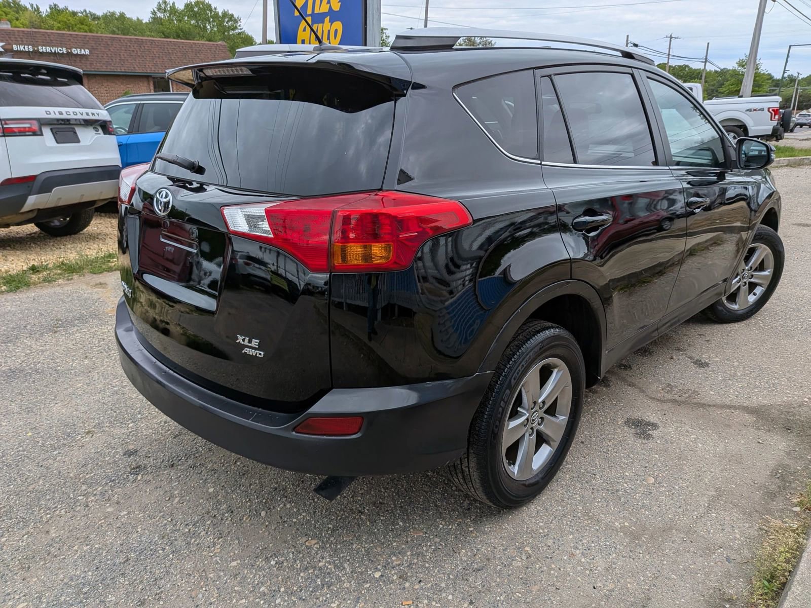 Used 2015 Toyota RAV4 XLE AWD/4WD image 6