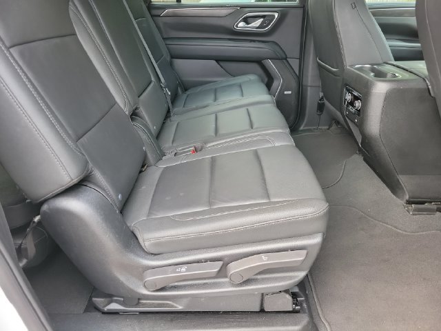 Used 2024 Chevrolet Suburban LT RWD image 14