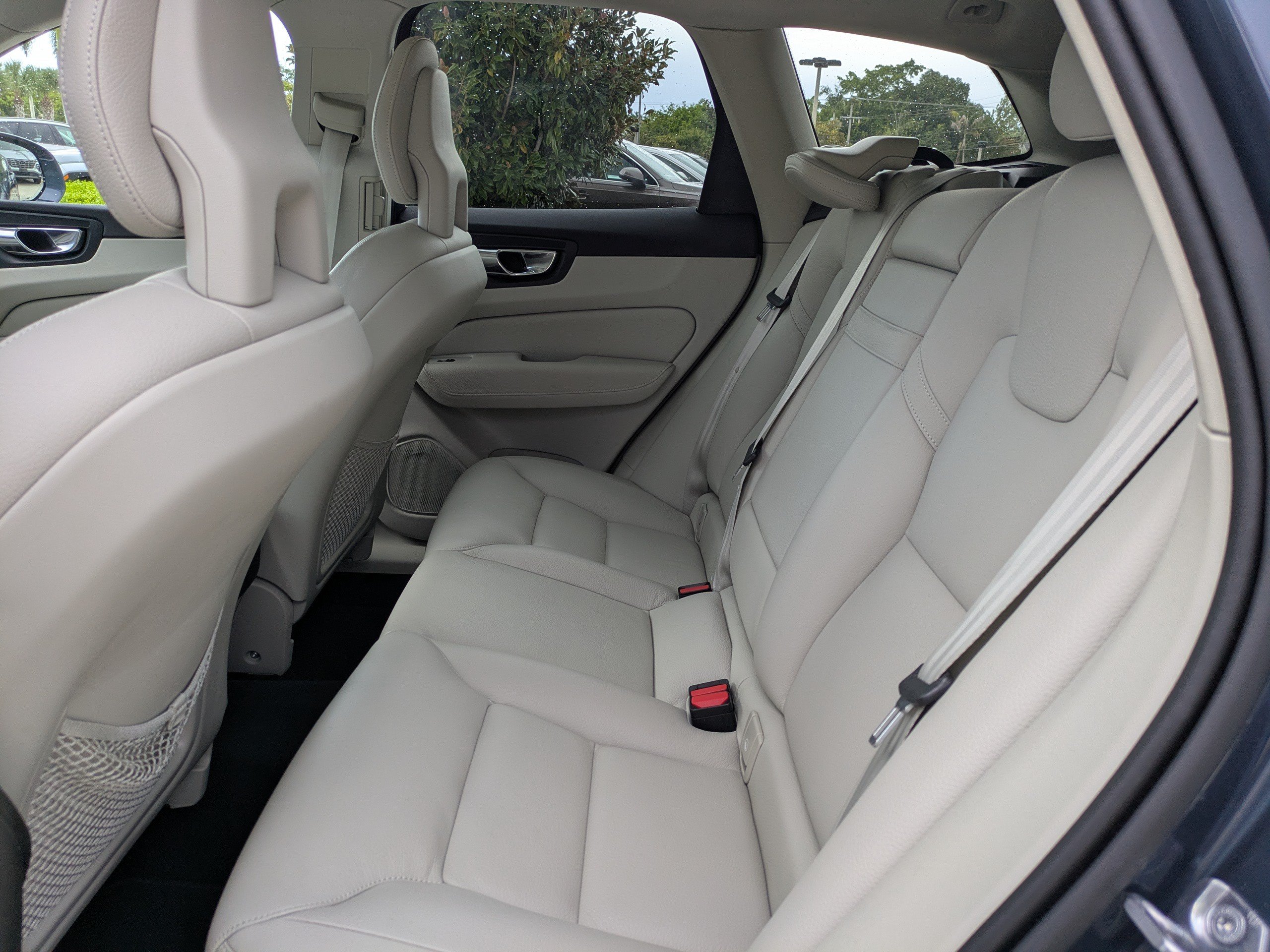 Used 2018 Volvo XC60 T5 Inscription w/ Convenience Package AWD/4WD image 13