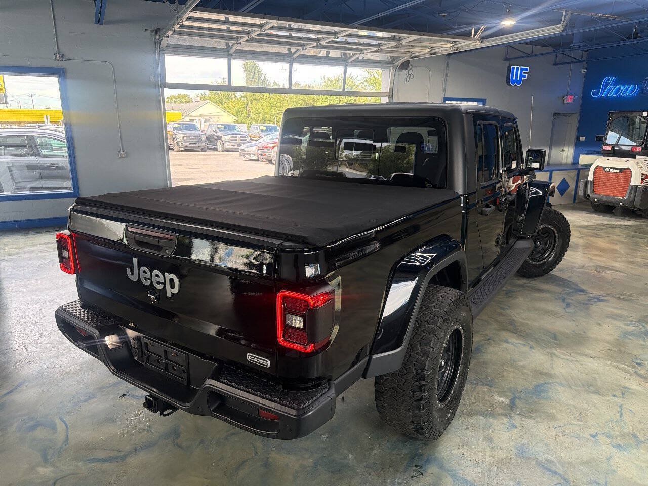 Used 2020 Jeep Gladiator Overland w/ Uconnect 4C Nav & Sound Group AWD/4WD image 3