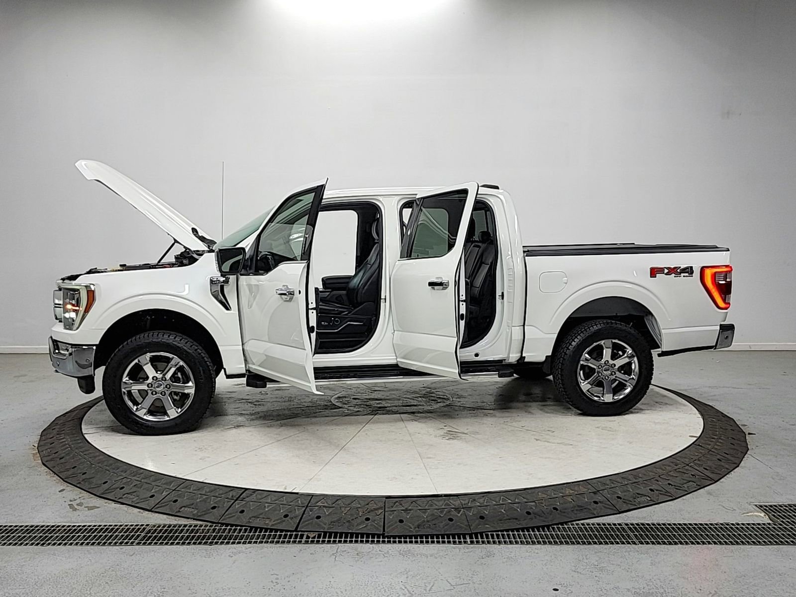 Used 2021 Ford F150 Lariat w/ Equipment Group 502A High AWD/4WD image 12