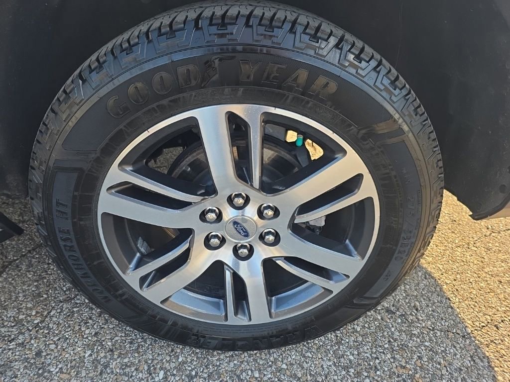 Used 2023 Ford Expedition Max XLT image 10