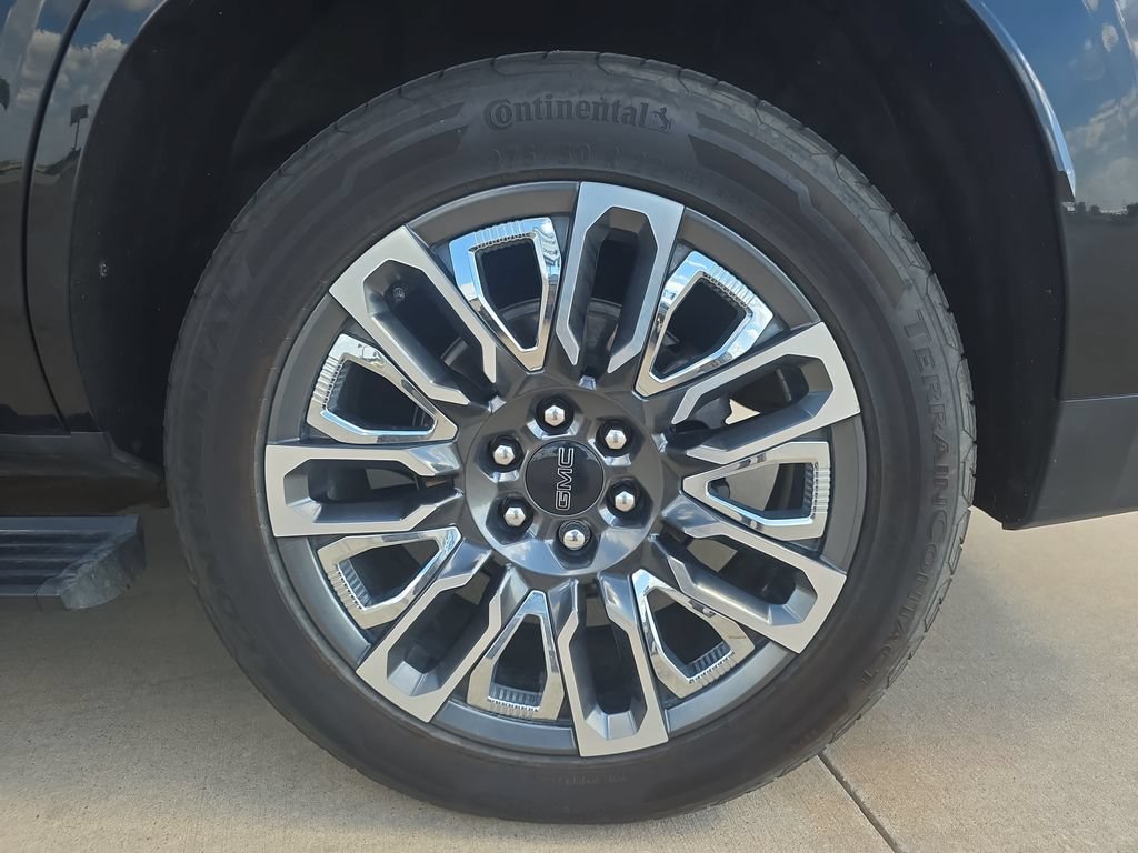 Used 2024 GMC Yukon Denali Ultimate AWD/4WD image 34