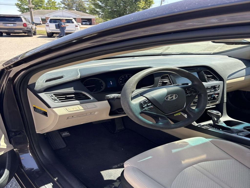 Used 2016 Hyundai Sonata SE FWD image 8