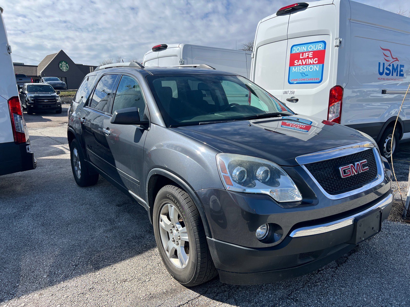 Used 2011 GMC Acadia SLE image 3