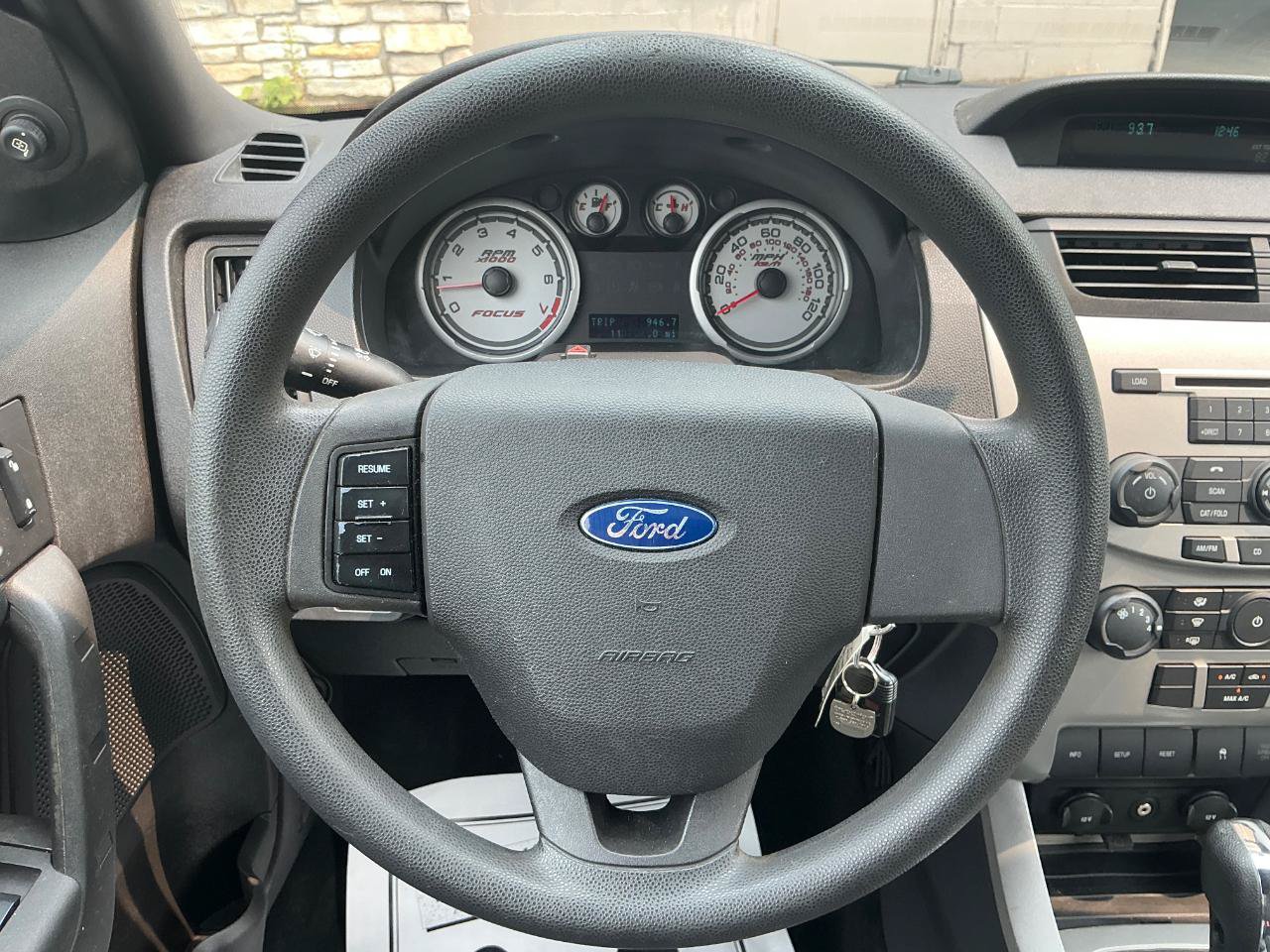 Used 2010 Ford Focus SE FWD image 20