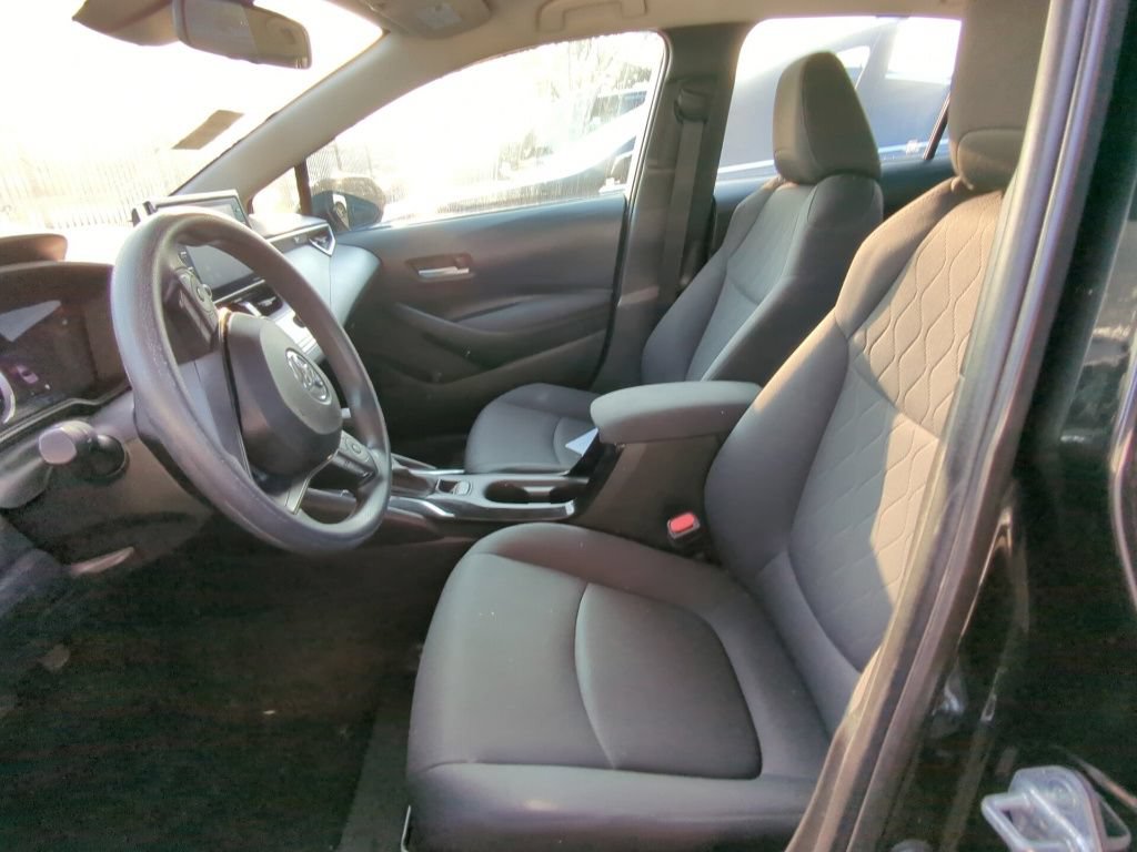 Used 2021 Toyota Corolla LE FWD image 6