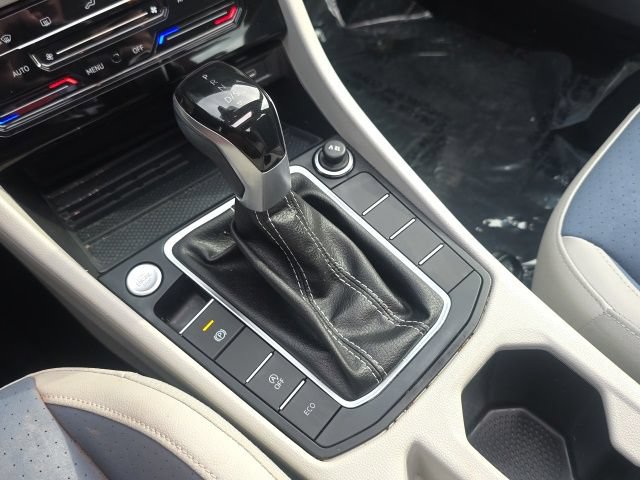 Used 2025 Volkswagen Jetta SE FWD image 20