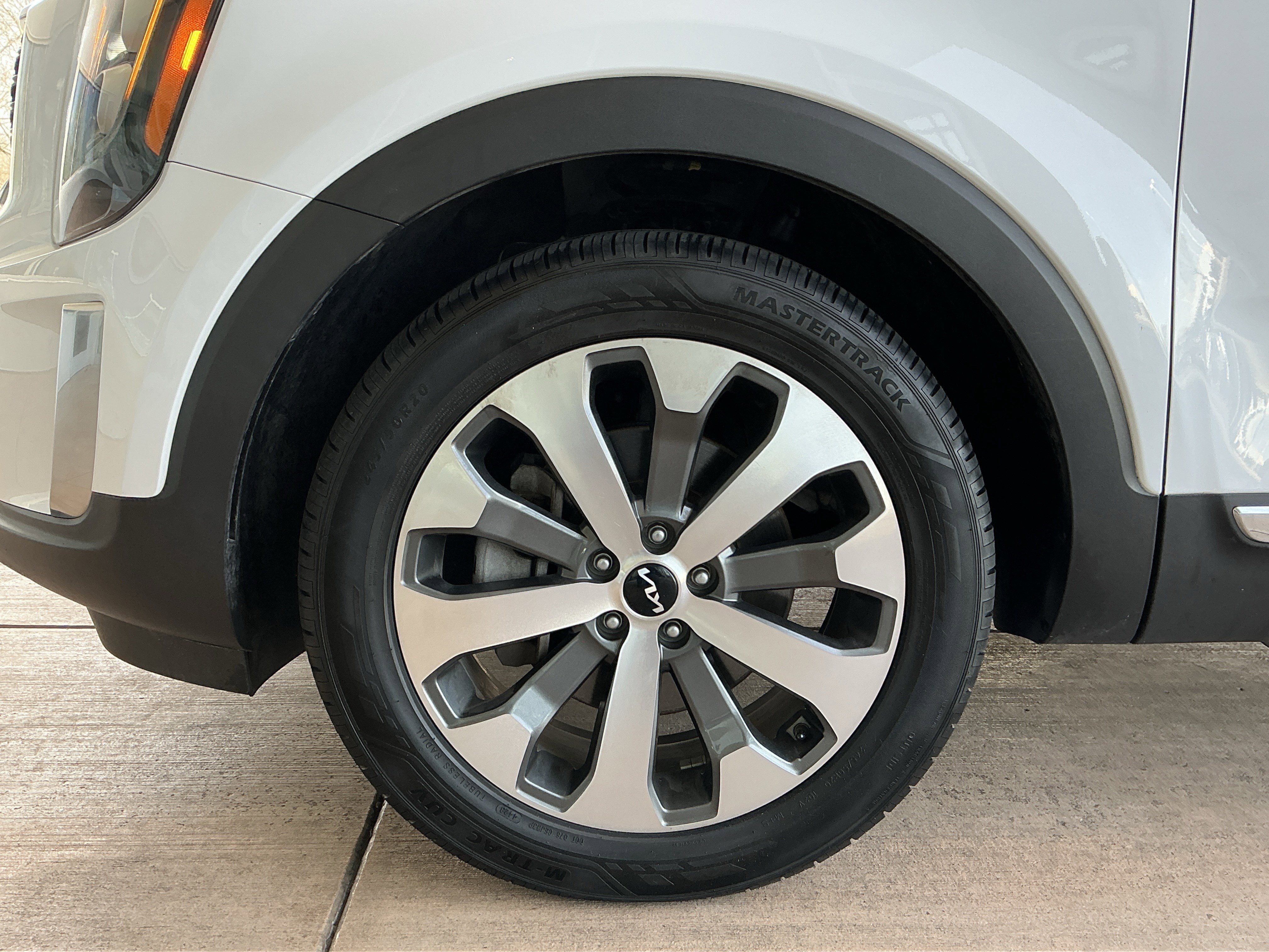 Used 2022 Kia Telluride EX w/ EX Premium Package image 26