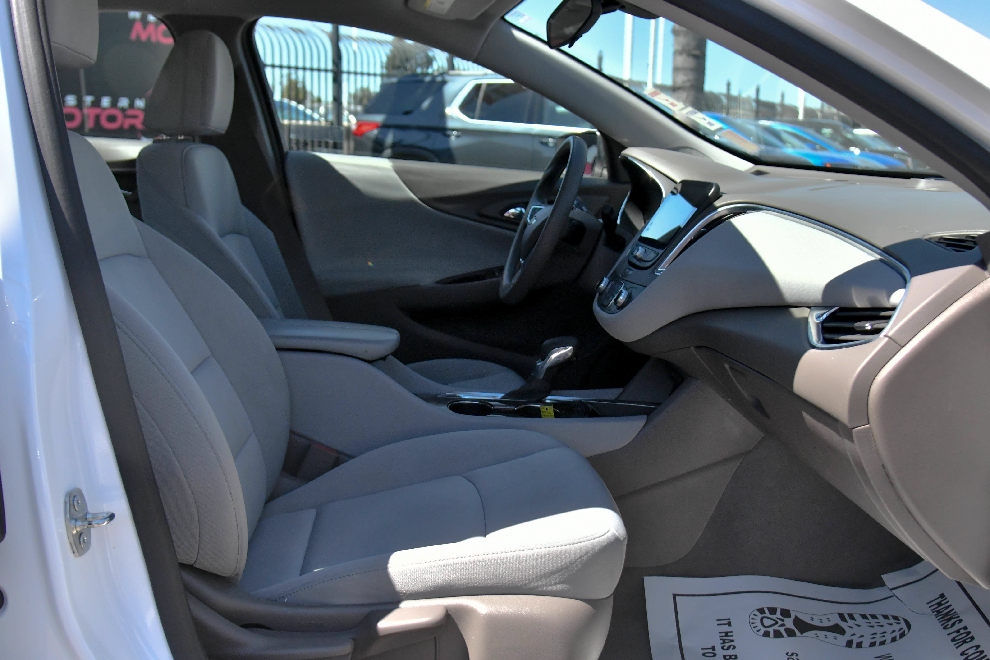 Used 2021 Chevrolet Malibu LT FWD image 39
